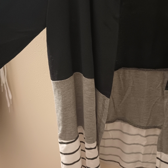 Cardigan sixe XLarge. - Picture 3 of 3